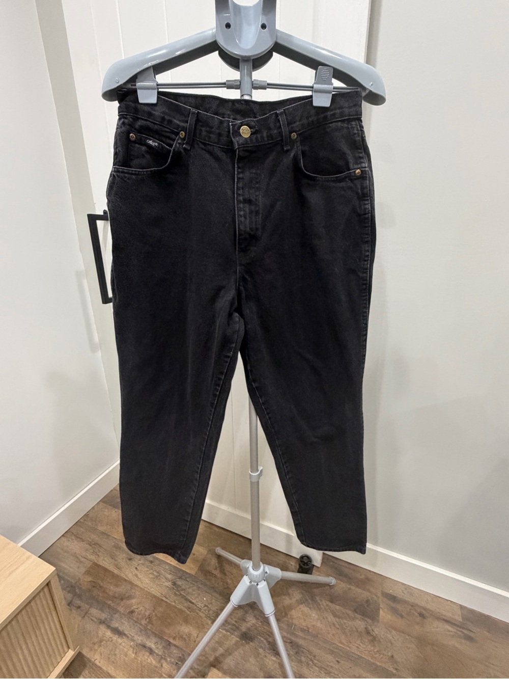 chic Vintage Black High Rise Mom Jeans